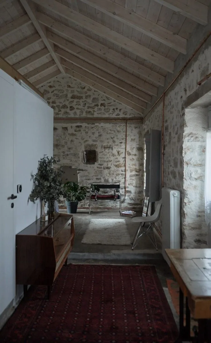 Ferme du XVIIIème siècle restaurée à Bas-en-Basset — façade en pierre apparente et joints chaux